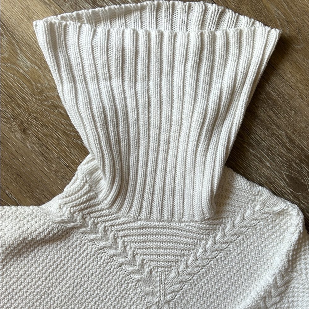 Elegant Rachel Ashwell Cozy Cotton Cream Cable Knit Turtleneck Sweater - Picture 3 of 13